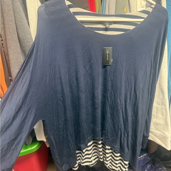 The limited NWT Navy Blue Striped Women's Top - Picture 1 of 4